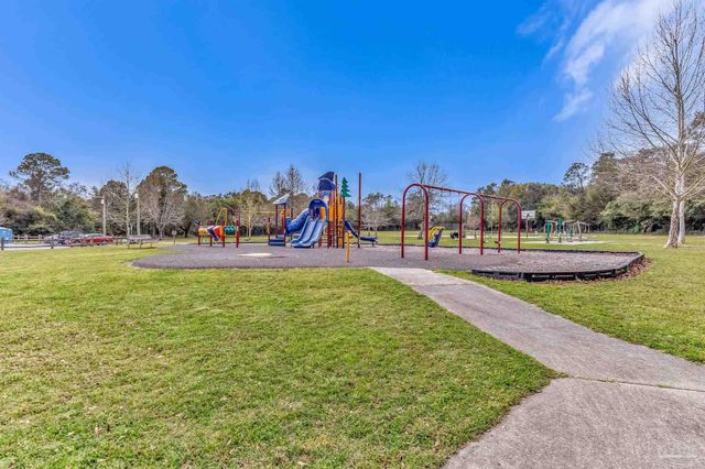 4610 Tradewinds Cir, Pensacola, FL 32514