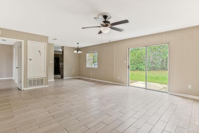 4610 Tradewinds Cir, Pensacola, FL 32514