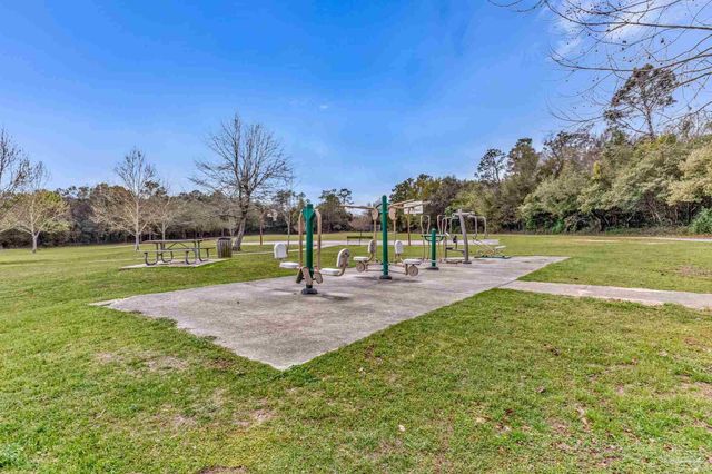 4610 Tradewinds Cir, Pensacola, FL 32514