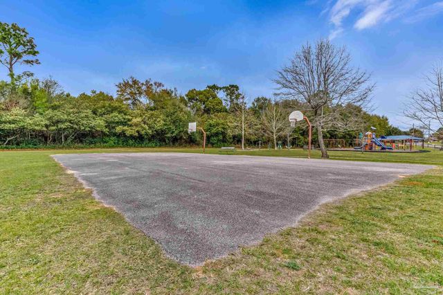 4610 Tradewinds Cir, Pensacola, FL 32514