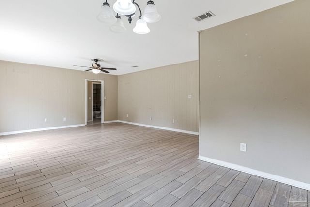 4610 Tradewinds Cir, Pensacola, FL 32514