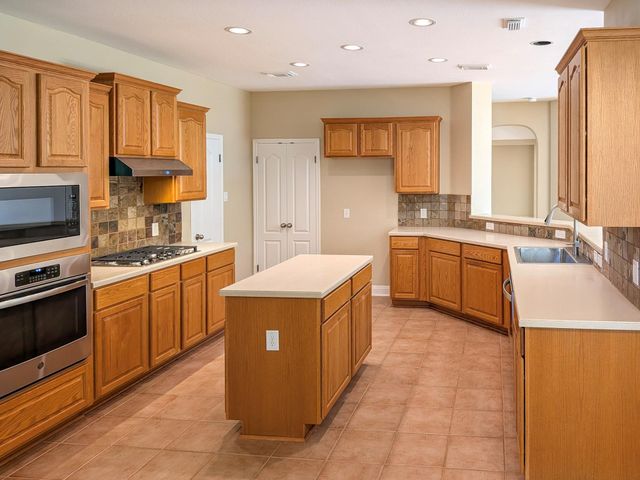 1322 Becca Teal PL, Round Rock, TX 78681