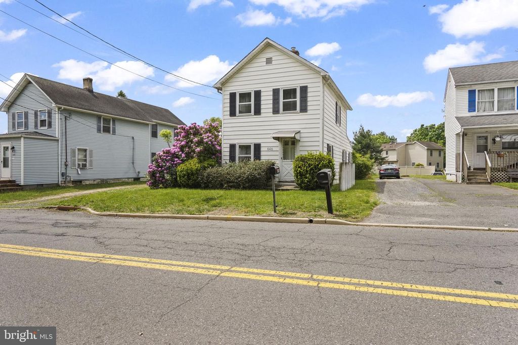 646 RIDGE RD, Monmouth Junction, NJ 08852