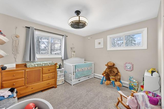 1122 Lynsue Lane, Waterford, MI 48327