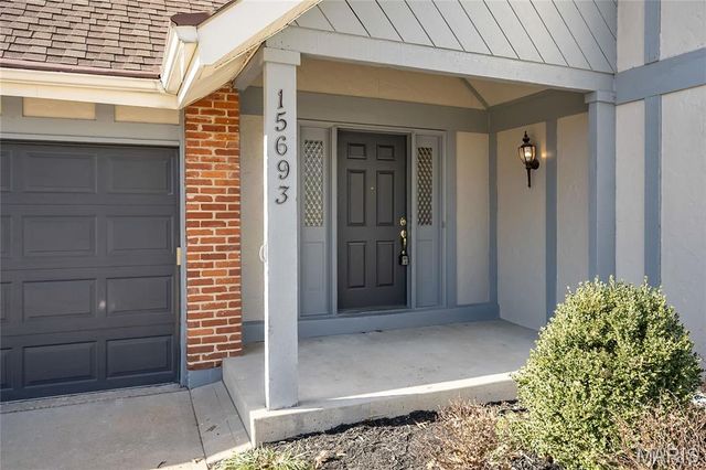 15693 Dresden Lake Court, Chesterfield, MO 63017