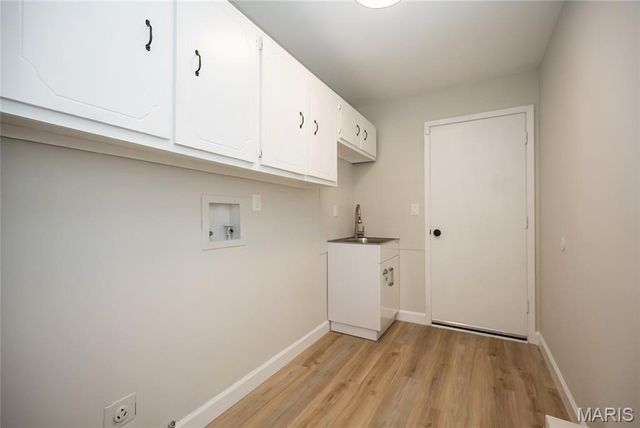 15693 Dresden Lake Court, Chesterfield, MO 63017