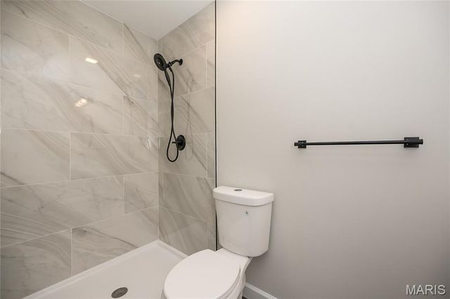 15693 Dresden Lake Court, Chesterfield, MO 63017