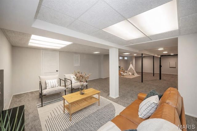 15693 Dresden Lake Court, Chesterfield, MO 63017