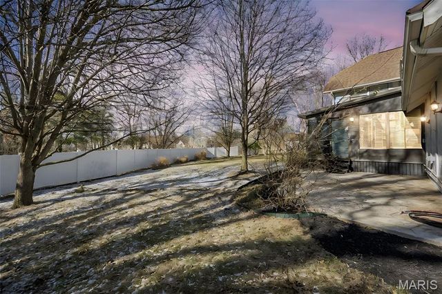 15693 Dresden Lake Court, Chesterfield, MO 63017