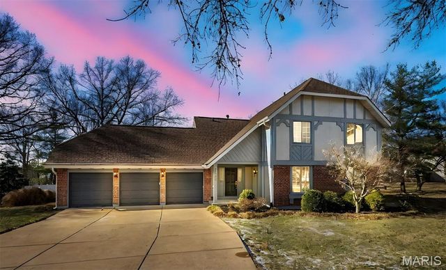 15693 Dresden Lake Court, Chesterfield, MO 63017