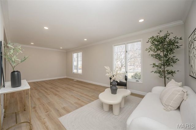 15693 Dresden Lake Court, Chesterfield, MO 63017