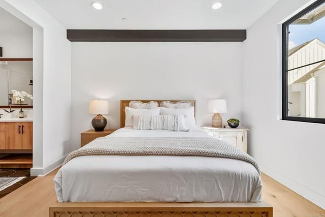 1400 Anacona Place 105, Encinitas, CA 92024