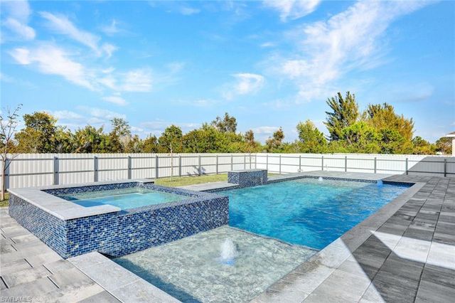 2917 NW 27th ST, Cape Coral, FL 33993