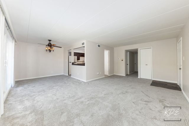 10336 S Keating Avenue 102, Oak Lawn, IL 60453