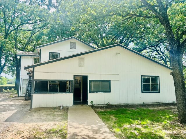 300 County Road 1005, Corsicana, TX 75110