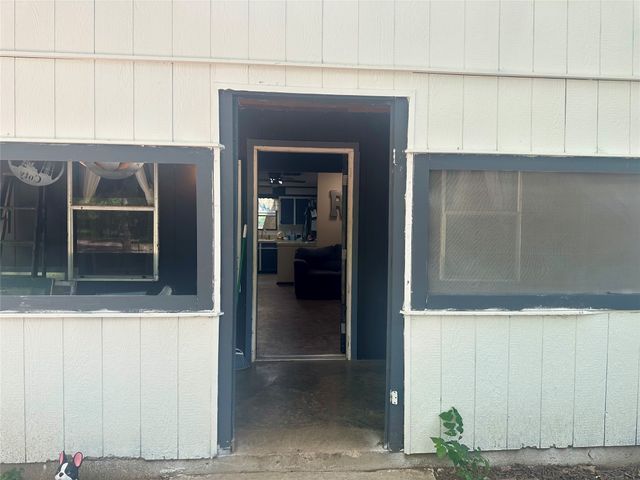 300 County Road 1005, Corsicana, TX 75110