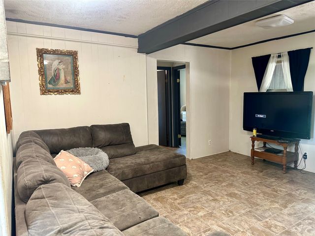 300 County Road 1005, Corsicana, TX 75110