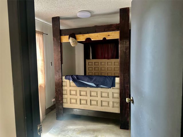 300 County Road 1005, Corsicana, TX 75110