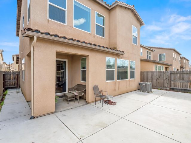 2566 Mustang Drive, Clovis, CA 93612