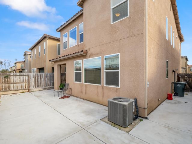 2566 Mustang Drive, Clovis, CA 93612