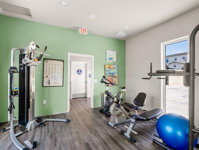 2566 Mustang Drive, Clovis, CA 93612