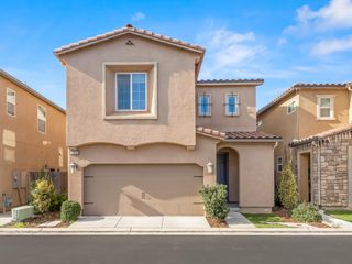 2566 Mustang Drive, Clovis, CA 93612