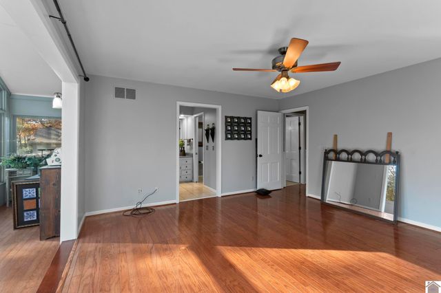 906 E 14th St, Benton, KY 42025