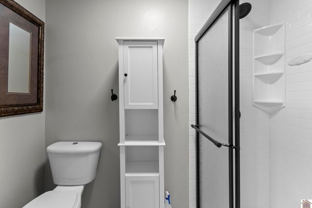 906 E 14th St, Benton, KY 42025