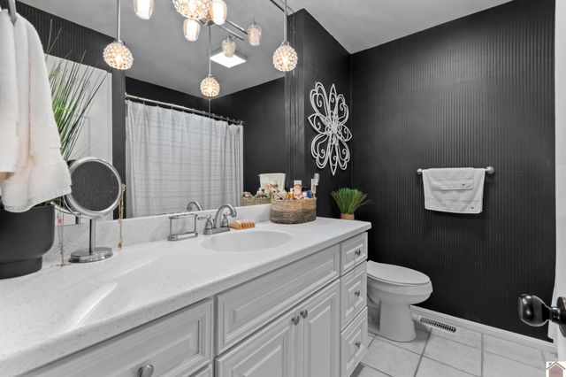 906 E 14th St, Benton, KY 42025