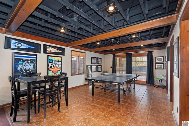 906 E 14th St, Benton, KY 42025