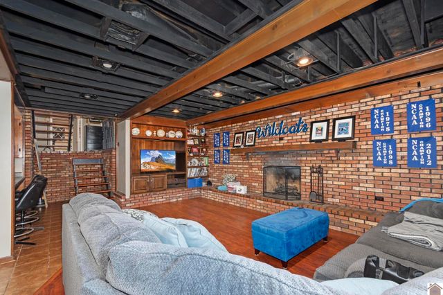 906 E 14th St, Benton, KY 42025