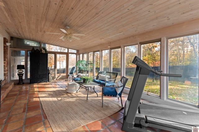 906 E 14th St, Benton, KY 42025