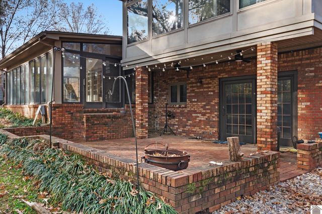 906 E 14th St, Benton, KY 42025