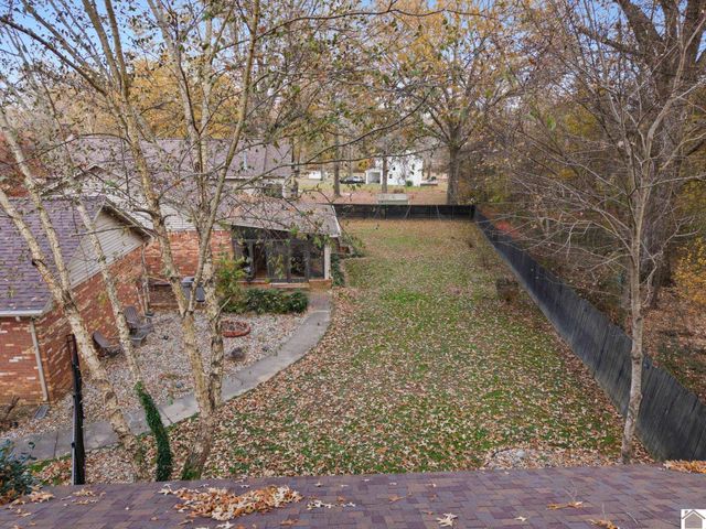 906 E 14th St, Benton, KY 42025