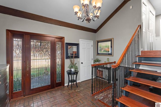 906 E 14th St, Benton, KY 42025