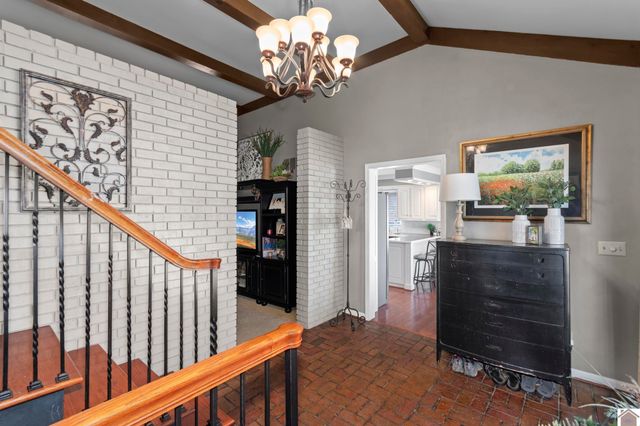 906 E 14th St, Benton, KY 42025