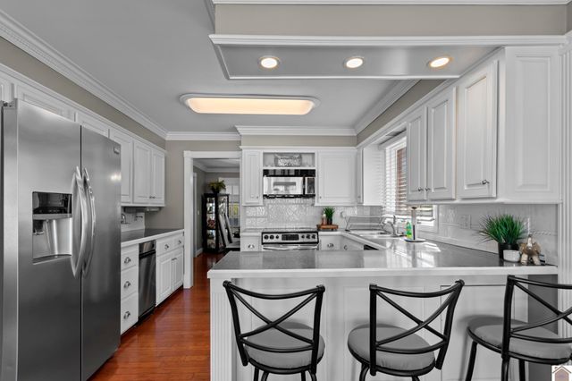 906 E 14th St, Benton, KY 42025