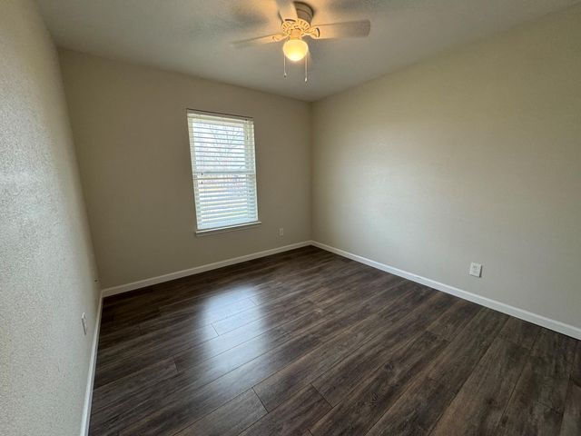 2006 Ash ST, Georgetown, TX 78626