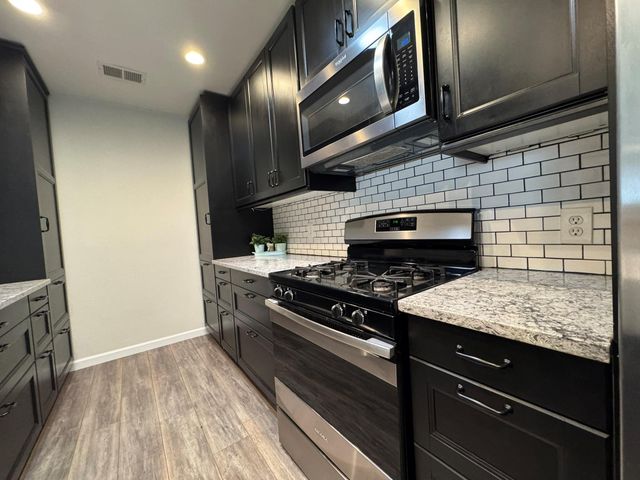 2006 Ash ST, Georgetown, TX 78626