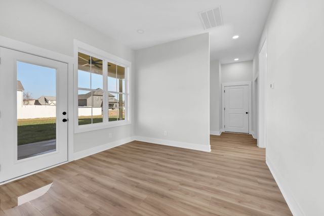 2457 Ellsworth Dr, Clarksville, TN 37043