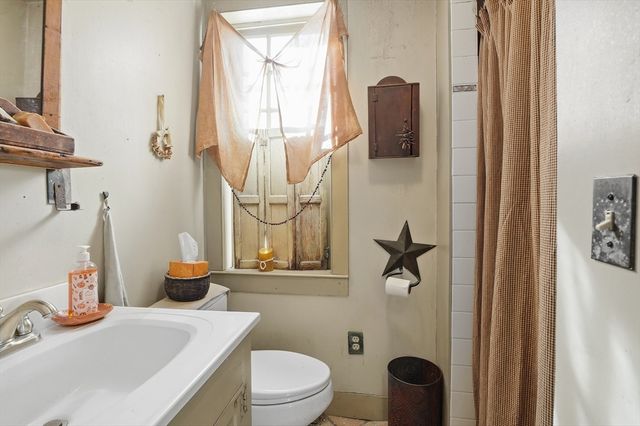 650 Central Turnpike, Sutton, MA 01590