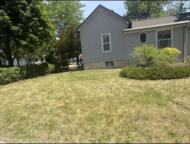 72 E 12th STREET, Fond Du Lac, WI 54935