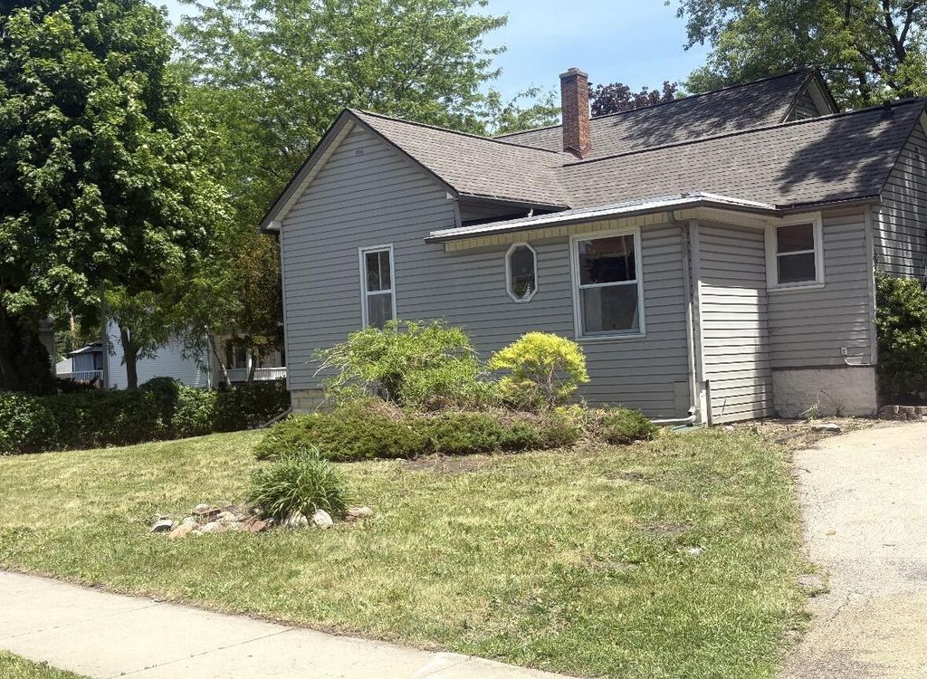 72 E 12th STREET, Fond Du Lac, WI 54935