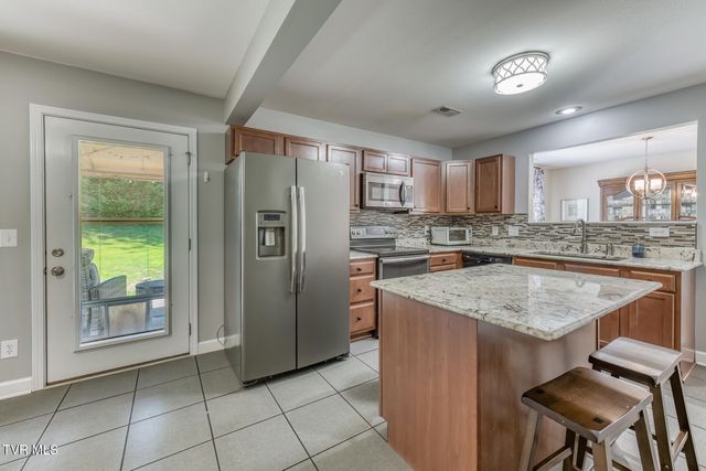 394 Kings Road, Piney Flats, TN 37686