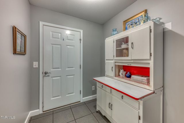 394 Kings Road, Piney Flats, TN 37686