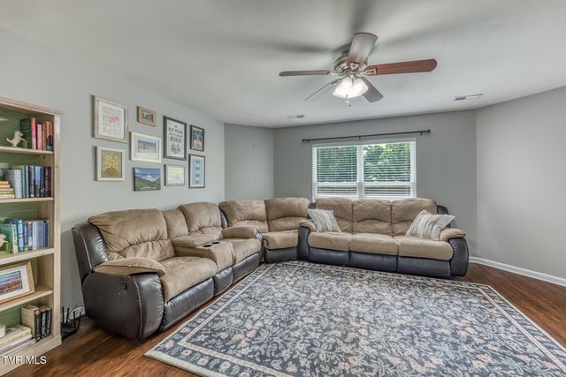 394 Kings Road, Piney Flats, TN 37686