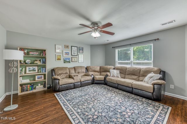 394 Kings Road, Piney Flats, TN 37686