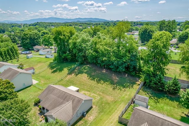 394 Kings Road, Piney Flats, TN 37686