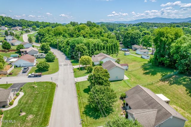 394 Kings Road, Piney Flats, TN 37686