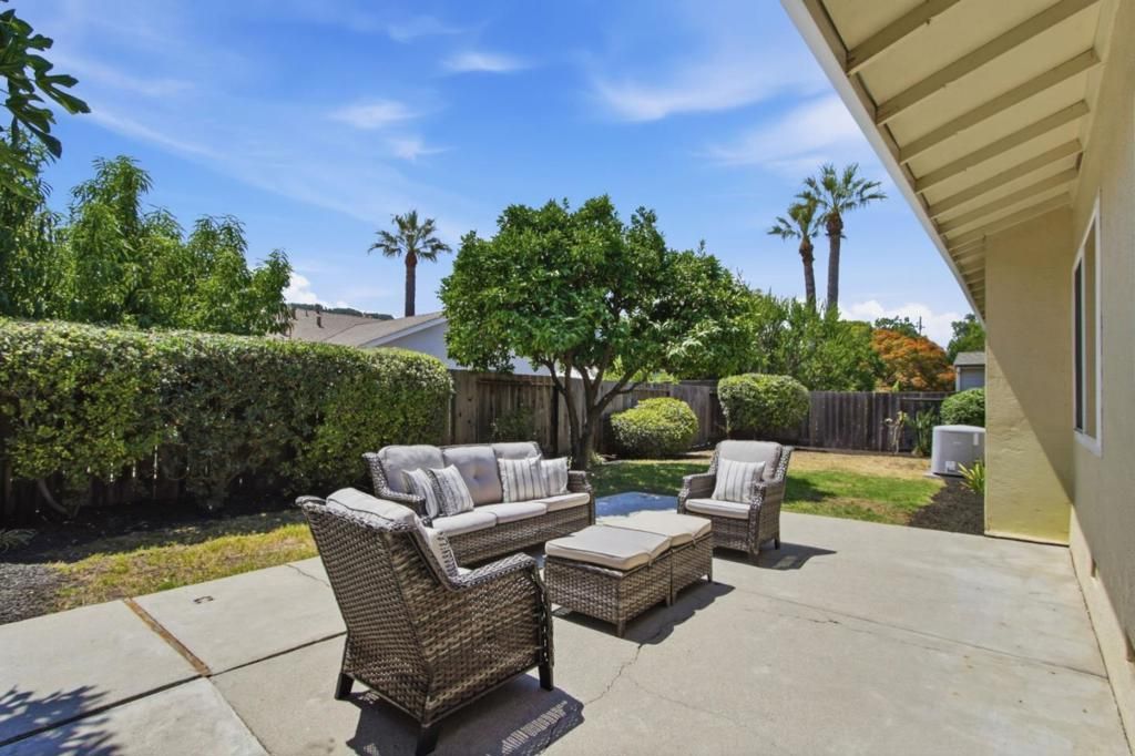 Image 32 of property listing at 560 Elvis Drive, San Jose, CA 95123